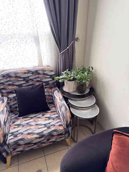 للبيع هذا التُخم قنفات والطبلات الثلاثية الّي بآخر صورة ويّاه
الرجلين ما بيهم ضرر
***********
