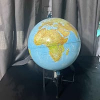 انتيكا • خريطة العالم • تحف