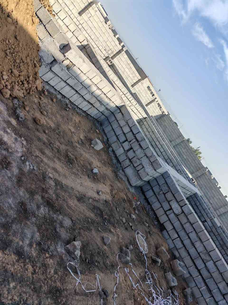 السلام عليكم يوجد كادر عمل تصفير ابيوت حدل ابيوت فرش زميج تحويل رمل دفن اساسات دفن مماشي حفر منهولات الاستفسار الاتصال على ***********
