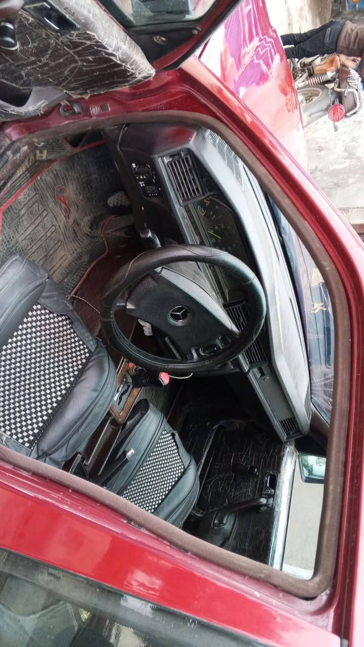 سلام و عليكم مرخصت مدير الكروب مارسدس 190 للبيع
السياره كامله تخم تاير جديد مكينه و كير خير من الله 
صدر امامي و خلفي مصبوغه جماليه رقم نكليزي بسمي شرط التحويل مكاني ديالى 
السعر 48و بي مجال ***********
