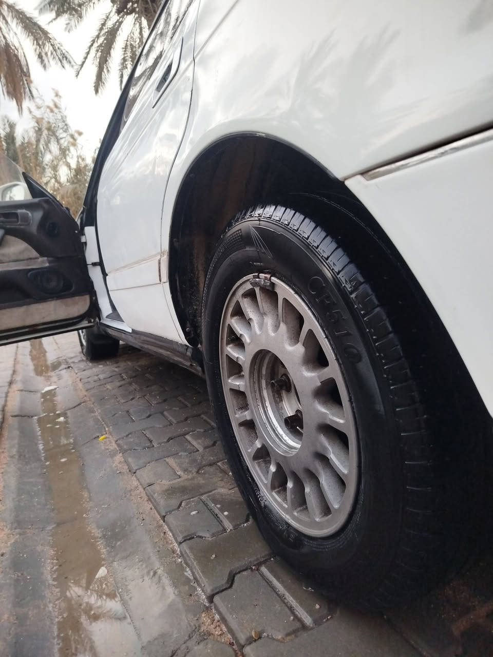 السلام عليكم سياره بطه للبيع السياره اصوليه  السعر 47 اوبيهه مجال بصره قرنه  بني منصور    ***********
