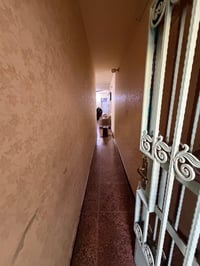 دار  للبيع مساحة 100 م واجهه٥ والنزال 20 تحتوي على الطابق الاول مدخلين...