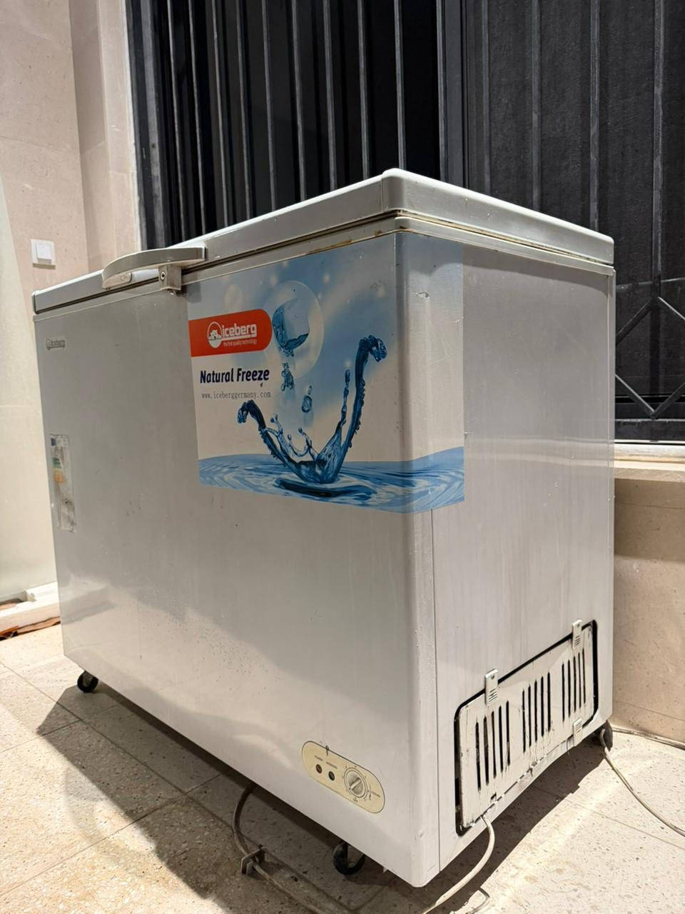 السلام عليكم
متوفره هاي المجمده شغاله وضعها تمام بس بيها هذا المكان مخدوش
مكاني بغداد 
سعرها ١٥٠ وبيها مجال


**إذا كنت صاحب هذا الإعلان وتريد حذفه لأي سبب، رجاءا أرسل رسالة إلى الدعم الفني**