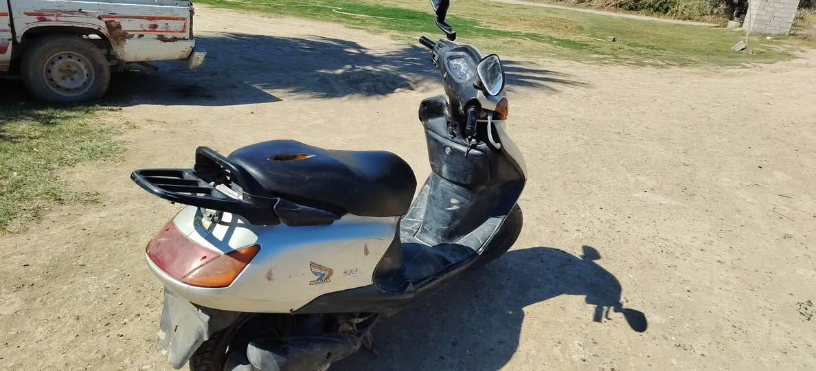 السلام عليكم دراجه هوندا للبيع دراجه نضيفه جدا نقصها باتري دراجه نضيفه
السعر 300وبيها مجال مكاني بغداد اليوسفيه ***********
