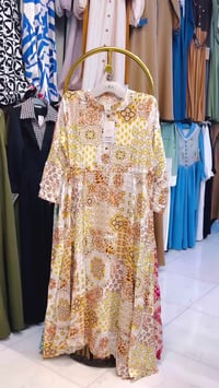 ملابس • متابعه • بيج