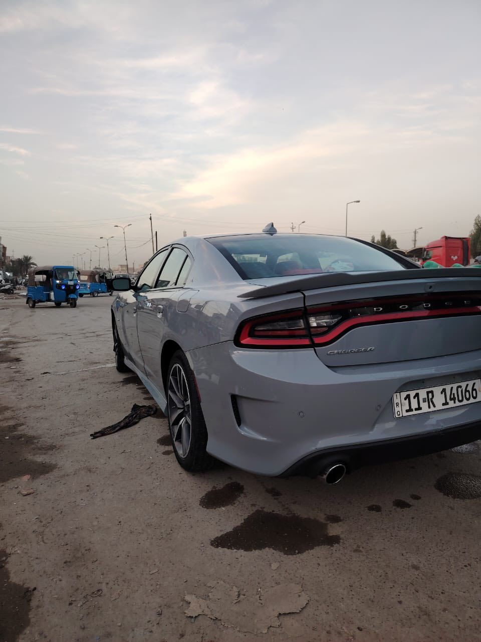 السلام عليكم اقره تفاصيل وصور قبل الاتصال رجائا دوج جارجر ارتي ماكس فول ماشيه 42 اصل محرك 5700 موديل 2022 لون سموك مواصفات المعروفه عن ارتي ماكس فول فول موصفات سيارة كير محرك كفاله وبرمجة تخم تاير جديد تراي صدر اكسل كاردن كله كفاله تبريد منظومة جديدة كهربائيات كله بلادية حادثه موضح بصور جاملغ تبديل بنيد نفسه جاملغ صبغ فقط حادثه مال امريكة سونار وصور حادث  باب خلفي كلير جاملغ هم ناشره سيارة رادارات بصمة كشنات تبريد تدفئة ستيرن كهرباء حساس خلفي كامرة شاشة كبيره شفتات ستيرن سوبر تراك باك خزن ميموري تشغيل عن بعد كلوب واحد ما بيه مشتغل عطل جاهزه للاخير بيع  رقم بغداد نكليزي سنوية بسمي هزه جديدة سعره
235 وبيه مجال مكانه بغداد البياع ***********
