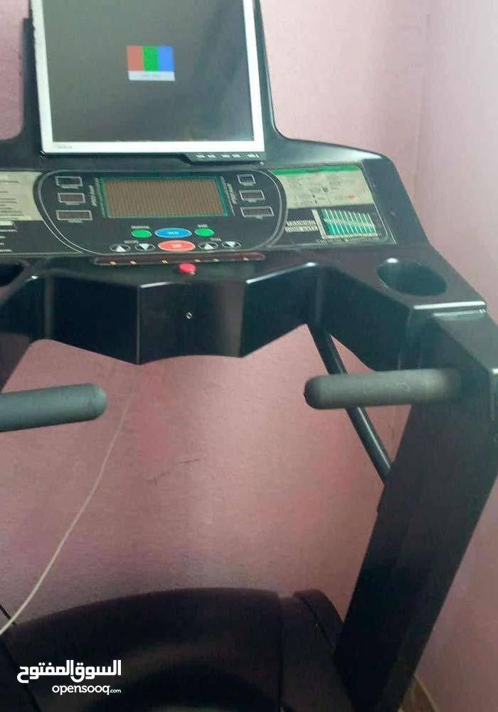 جهاز مشي 3 حصان يتحمل اوزان
مواصفات الموتور:

الشركة المصنعة: HIGEN

المنشأ: كوريا (Made in Korea)

الموديل: 105HCTRCM06

القدرة (Horse Power): 3 HP

القدرة بالكيلوواط: 2.2 kW

نوع التشغيل: 3-Phase Induction Motor (موتور حثي ثلاثي الطور)

الجهد الكهربائي (Voltage): 220 V

التردد (Frequency): 60 Hz

السرعة (Speed / RPM): 1720 دورة في الدقيقة

التيار (Current): 6.2 أمبير

كفاءة التشغيل (Efficiency): 87.5%

عامل القدرة (Power Factor): 0.87

درجة العزل (Insulation Class): F

درجة الحماية (Protection): IP44

نوع التبريد (Enclosure): TEFC (Totally Enclosed Fan Cooled)

الوزن (Weight): 18 كغم

نظام التشغيل: نجمة/دلتا (Star/Delta Connection Diagram موجود
💬للاستفسار تواصل على خاص 💬


**إذا كنت صاحب هذا الإعلان وتريد حذفه لأي سبب، رجاءا أرسل رسالة إلى الدعم الفني**