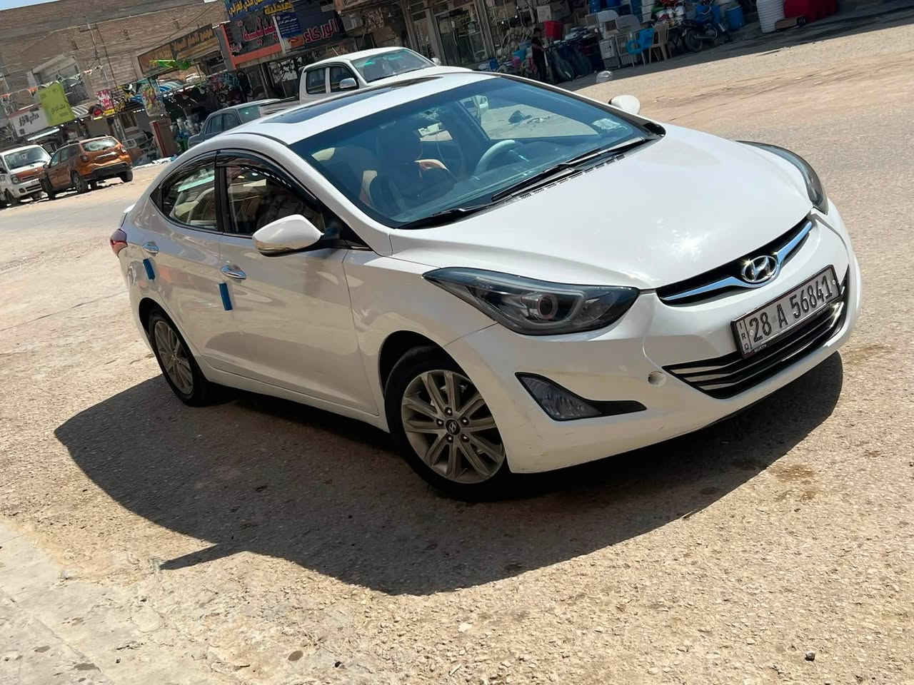 سلام عليكم 
النترا مديل 2016 فول السياره فتحه مكينه 1800 كير مكينه حداديه تبريد كله جديد السياره بيه صبغ عام أكفلك اياه من الكص وحوض الشاصي اللغد  
مكان السياره بالنجف السعر 92 و بيه مجال
الرقم ***********
