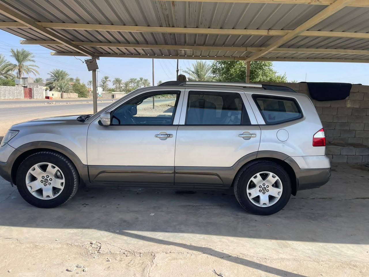 السلام عليكم
مهافي للبيع ٢٠٠٩ خليجية فول مواصفات ١/١
رقم بغداد 
السياره بيها فقط بنيد صبغ شرط لا لغود لا شواصي لا بجم ولا كلشي البنيد مصبوغ فقط  والباب الوره السايق بيه كلير لان صاير بيه جراد والباقي مكفول من كلشي 
سعرها ١٢٠ وبيها مجال قليل
***********
