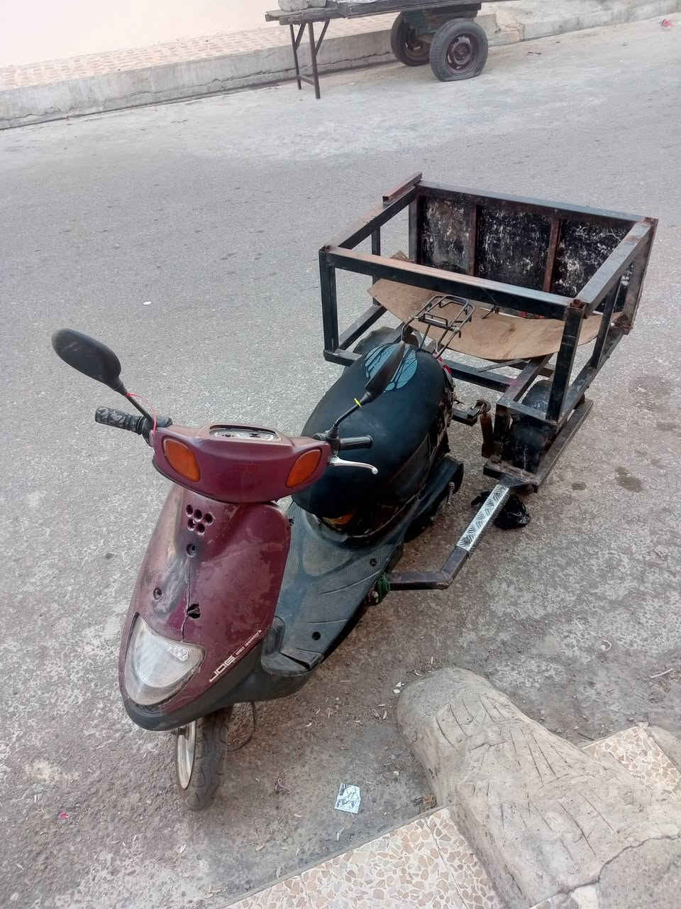 ماطور هو والعربانه ماله ماطور شغال كله 300 وبي مجال شيء قليل جانب الايمن وادي حجر رقم الهاتف***********
