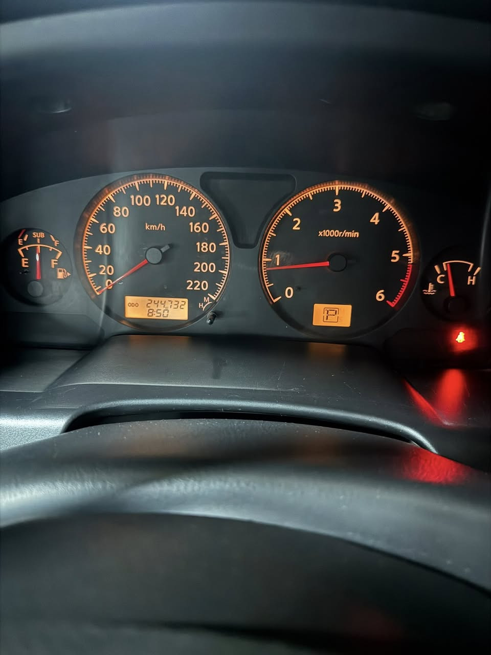 السلام عليكم
نيسان باترول سفاري موديل ٢٠١٥ 
الضرر صفحه صبغ حادث خفيف سطحي موجوده صور الحادث
عليها دبلات ايرون مان ودبل الستيرن اولد مان تخم تاير جديد مع السبير مكان السياره بغداد السعر ٢٠٥ ورقه للاتصال ***********
