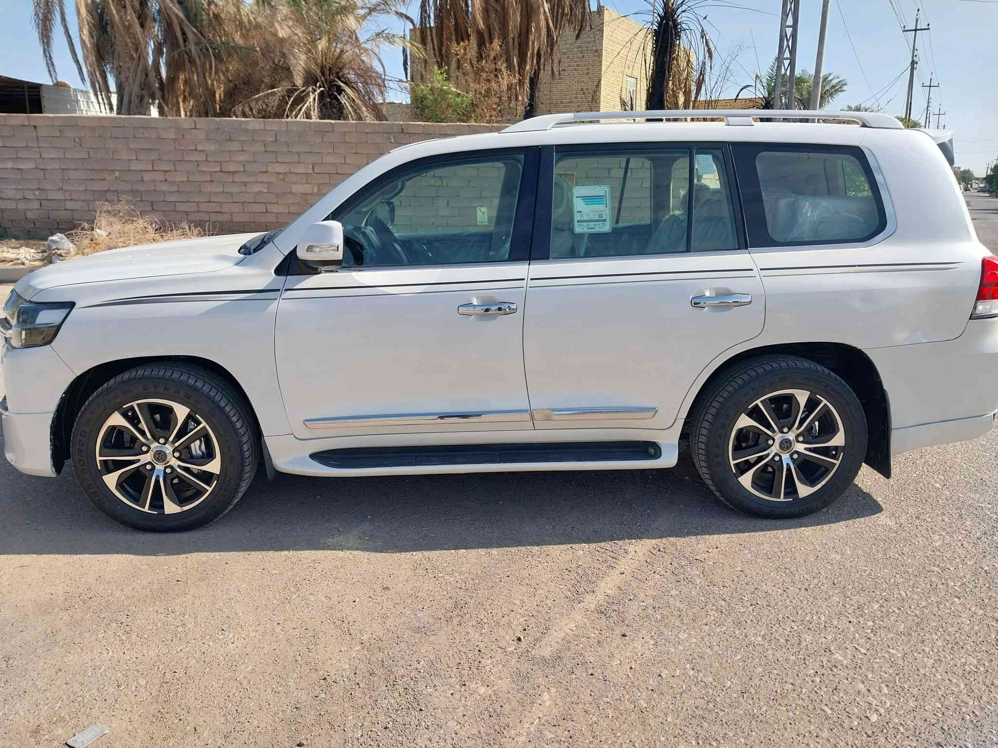 لاندكروزر موديل(  ١١ )محدث( ٢١)رقم بغداد مكفوله كفاله عامه عدا لتحديث صبغ سعر ٢٩٠ وبيهاء مجال العنوان ميسان المجر الكبير  رقم تلفون ***********سنويه لغيت ٢٨
