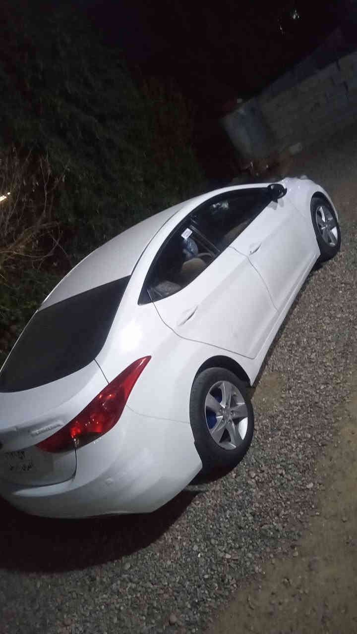 هوندا النترا 2013 خەلیجی مەکینە بجوک مەرغوب تۆماتیک ناو زەرد ڤۆلیوم حەساس شاشە کامێرا تەنها بۆنیتی بۆیاغە پێش و پشت کەپس تەحویل غەرامە بەشەرت
***********
