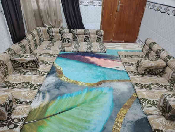 جلسة عربية  جديدة  استخدام قليل جدا 6 منادر و12 ظهر و 2 ركن  و7 تكيات اصلية ربل   مو سفنج السعر 275 العنوان قضاء المدينة *********** واتساب او اتصال
