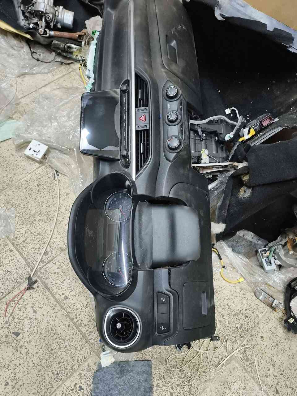 السلام عليكم يتوفر جميع غراض الدشبول للسيارات الكوريه لكل واردامريكي  شنو تريد موجود تفصيخ ***********
