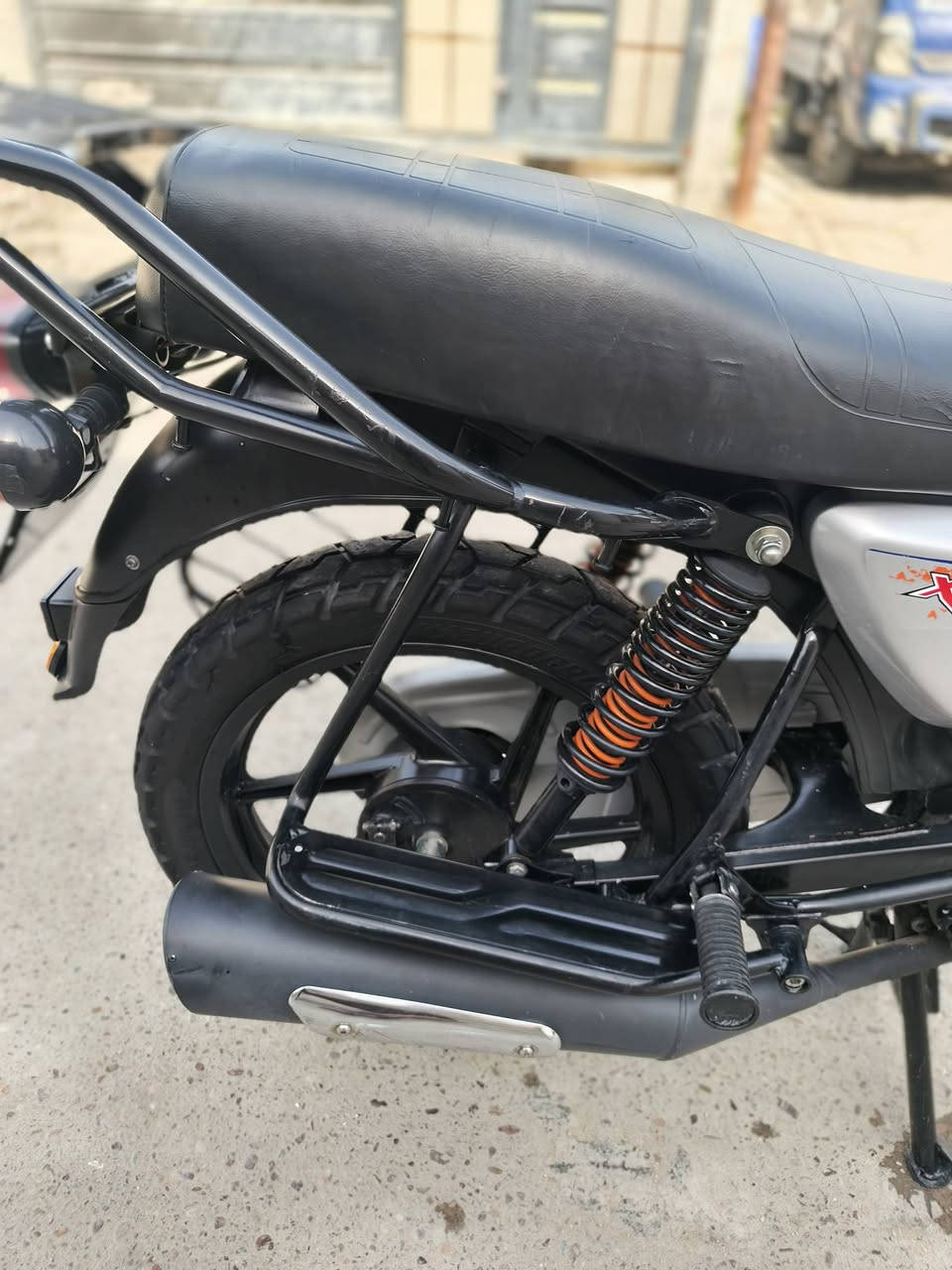 بوكسر مديل 2023 طالعه بل2024 مرقمه بغداد انكليزي تحويل ثاني يوم دراجه  كفاله عامه بحالت لوكاله ومامفتوح بيه برغي احله واجدد منل صور ماشيه 10الف دراجه انطي بيه ظمان سبوع ايشي بيه ترجع للبيع السعر مليونين2850 وبيه مجال بسيط مكاني شعب ***********
