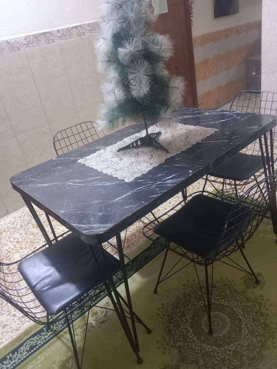 بوفيه نضيفه وميز طعام خشب نضيف مكلفه بالنشر


**إذا كنت صاحب هذا الإعلان وتريد حذفه لأي سبب، رجاءا أرسل رسالة إلى الدعم الفني**