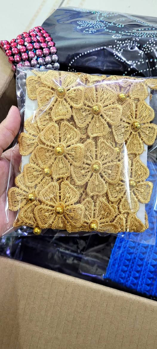 صندوق ب ١٥ الف مع التوصيل
(٢٢ قطعة) لوازم خياطة
الصندوق يجي بي كل القطع الي بالصور 
واتساب ***********
توصيل لكل العراق
