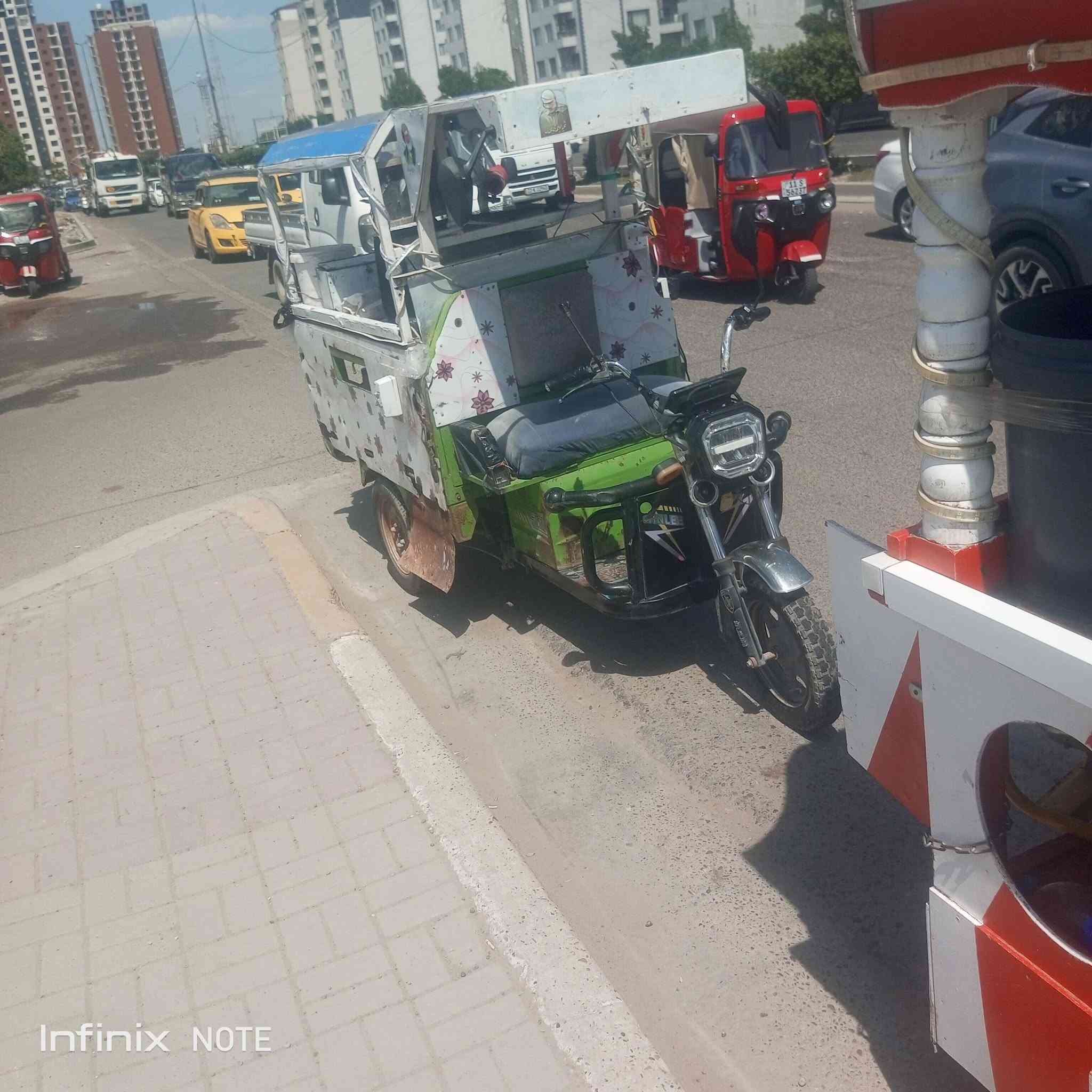 ستوته شحن الحجم وسط،
باتريات خمسه 
باتريات ثنين جدد تلاثه مسدخدمات 
كهربايات شغاله  تريده مال شعر بنات 
تريده بدون ميز وغراض شعر بنات 
البيع بسعر مناسب جاهزه  من كلشي 
سعر ستوته وحده ب 600
كامله مليون ويدلل شراي متوزي على بيعه


**إذا كنت صاحب هذا الإعلان وتريد حذفه لأي سبب، رجاءا أرسل رسالة إلى الدعم الفني**