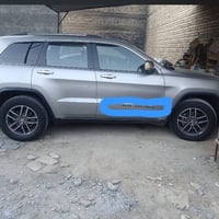 بيع مستعجل جيب شيروكي موديل 2017 لميتد فول مواصفات رقم بغداد مكانها بغ...