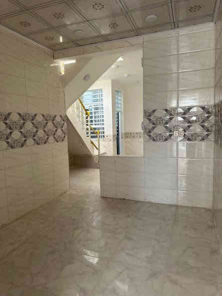 ياالله 

يوجد لدينا بيت للبيع حي ميسان قطاع 23 قريب شارع الجامع مساحه 100متر يحتوي على غرفه وصاله واستقبال ومطبخ وصحيات صب كونكريت ارضيه بورسلين جدران سيراميك سقوف سي إن سي السعر المطلوب 

 106مليون قابل للتفاوض 

للاستفسار والمعلومات الاتصال بنا ع الارقام التاليه 

***********

***********

***********

او مراجعه مكتب ألروان للوساطه العقاريه والمقاولات العامه 

عنوان المكتب حي ميسان ع الشريط قرب صيدليه الشراع 

عندك بيت عرصه للبيع راسلنه وات ساب
