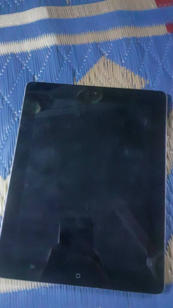 للبيع سعره ٢٠٠
***********
