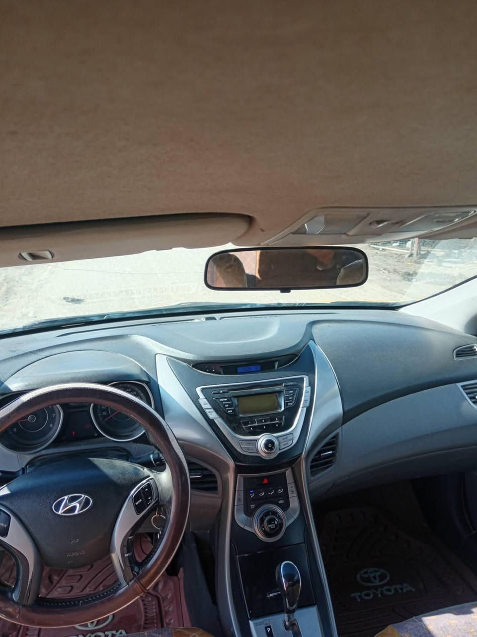 سلام عليكم النترا للبيع موديل ١٤ خليجيه بيها تبديل جاملغ بدون دواخل سياره جاهزه گبل لشارع حداديه ٨٥٪ مكينه شرط مال شركه برغي مامفتوح بيها رقم قادسيه الماني السعر ١١٠ وبيها مجال استفسار اكثر خاص او اتصال ***********
