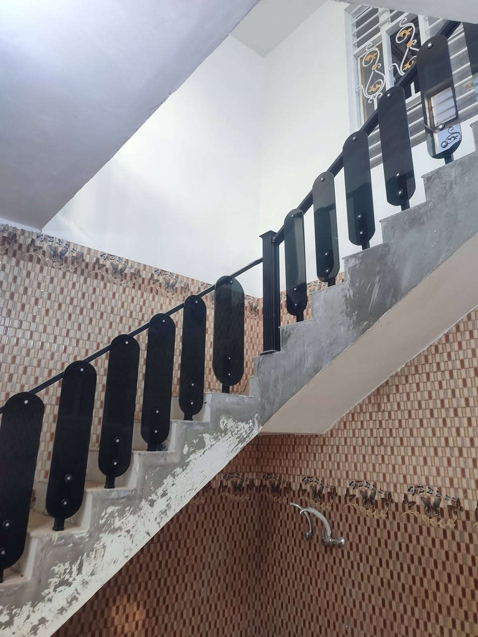 سلام عليكم بيت البيع   بحي وفاء مساحه ١٢٠ مقبيله ساحه بيت يحتوي عل ٥ غرف نوم وصاله ٢ مطبخ ستقبال  حمامات ٣  سعر 145  وبي مجال  اللاستفسار مكتب بركات ام بنين  بيت عل ساحه تصال أو وتساب ***********
