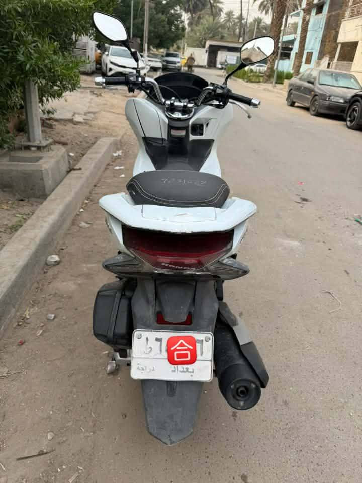 السلام عليكم 
بيسي اكس 
جيل ثالث 
ياباني 
محرك 125
رقم مميز بغداد 
هزه جديده 
 بسمي
ماشيه 27 الف 
الدرجه مكفولة 
مكاني بغداد الأعظمية شارع الظباط 
       ***********
