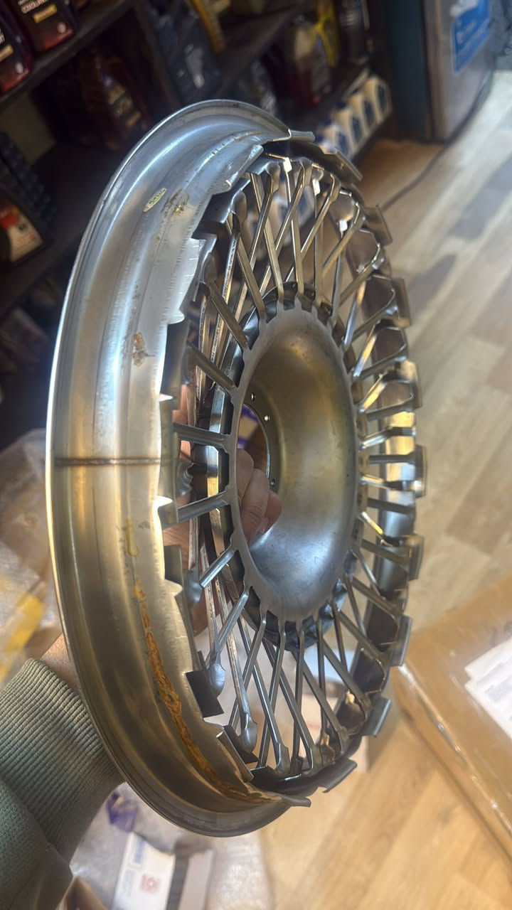 زوج موستنك 14 مجدد نضيف ب 150
***********
