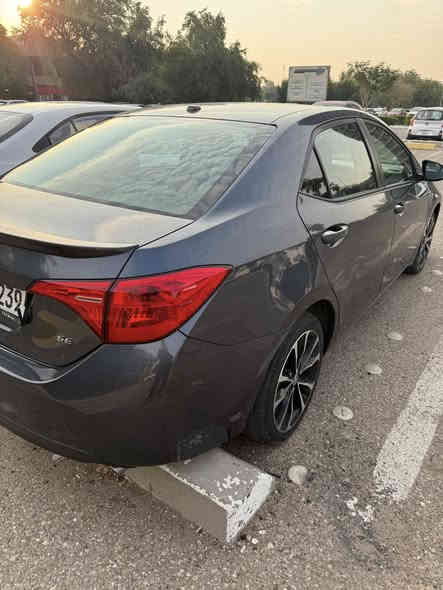 السلام عليكم
للبيع كورلا (SE) موديل 2019 ورارد امريكي حادث بسيط بدون ايرباك رقم بغداد انكليزي الجديد ماشية 72 الف 
المواصفات
1- بصمة
2- فتحت سقف
3- ويل كب كروم قياس 17 رياضي
4- كشنات جلد ومخمل
5-ليت زنون
6- رادار امامي
7- هيتر بالمرايه الجانبية
8- شاشة وكامرة خلفية
9- شاشة اعطال وسط الدشبول
10-اربعة دسك امامي خلفي
مكان السيارة بغداد 
اي استفسار الاتصال ***********
