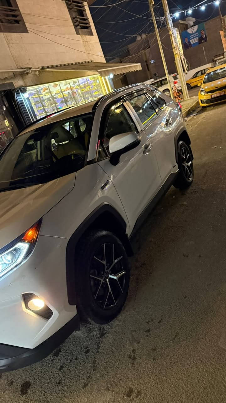 السلام عليكم راف فور هايبرد موديل 2021 رقمها بغداد الجديد الانكليزي ب اسمي فول مواصفات فئة xle ماشيه 64 الف كيلو مو ميل حقيقي السياره كلين تايتل حادثها طرف الدعاميه الاماميه من جهة اليمين السياره كلش حلوه مابيها اي نقص مكاني بغداد الدوره السعر 22,300$ يعني 223 ورقه وبيها مجال للاستفسار ***********
