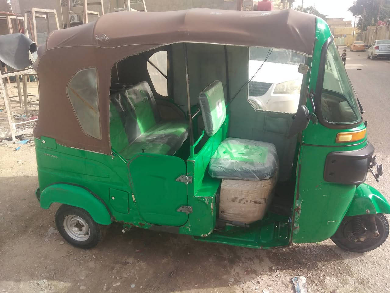 السلام عليكم تكتك أوراق للبيع موديل 2021 كربلاء حي العسكري السعر 6 وبيه مجال شويه ***********(غير متواجد ع نت
