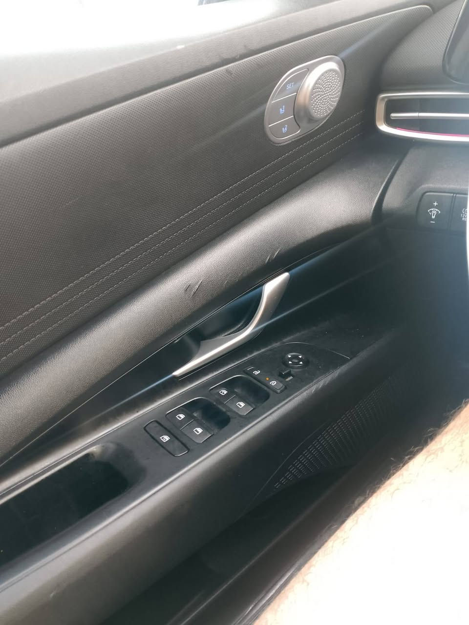 الانتره 2021 هايبر سعرها ب138 بيها مجال بسيط
 فول مواصفات 
لايت زنون 3عدسات
بك لايت لد متصل
تبريد مناخين
نقطه عمياء بل مري الجانبيه
فتحه بنورامه
كشنات جلد تدفئه تبريد
شاشه متصله دجتال
اشارة بلمري
رادار امامي 
حساسات خلفيه او جوانب
تحكمات ستيرن 
سياره بصمه 
سايد بريك دكمه بيها اربع قطع باب او جاملغ السايق او صبغ قليل بلبونيد او صبغ قليل بلباب الخلفي مال سايق
بيع او مراوس بجارجر موديل 2017 او 2018 وانطي فرق تفاصيل اكثر راسلني وبخدمتك


**إذا كنت صاحب هذا الإعلان وتريد حذفه لأي سبب، رجاءا أرسل رسالة إلى الدعم الفني**