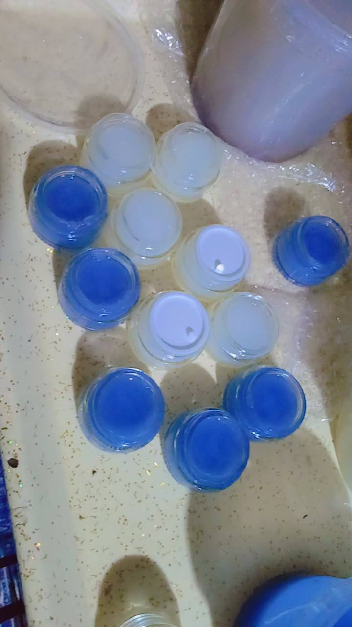 توفرت مخمريات مسكات عطور مركزه وكله طيبه صابون الجلسرين الاصلي  كريم مرطب للوجه طبي  حتى للوجه حساس يستخدم واسعاره مناسبه وتوصيل الف دينار لباب بيت شرط فحص اي شي مايعجبج يرجع بيد مندوب للحجز مراسله خاص


**إذا كنت صاحب هذا الإعلان وتريد حذفه لأي سبب، رجاءا أرسل رسالة إلى الدعم الفني**
