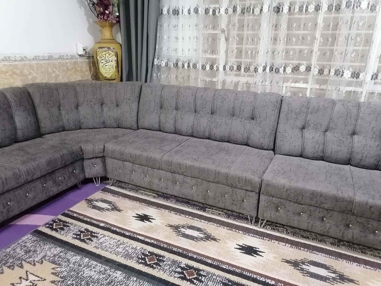 ديوان ٩ متر و٢٠سم خشب عراقي ثقيل دوشمة جديدة شرط القماش والخشب والاسفنج إكسترا السعر ٤٢٥ الف للإستفسار على الرقم *********** و*********** موصل الحدباء
