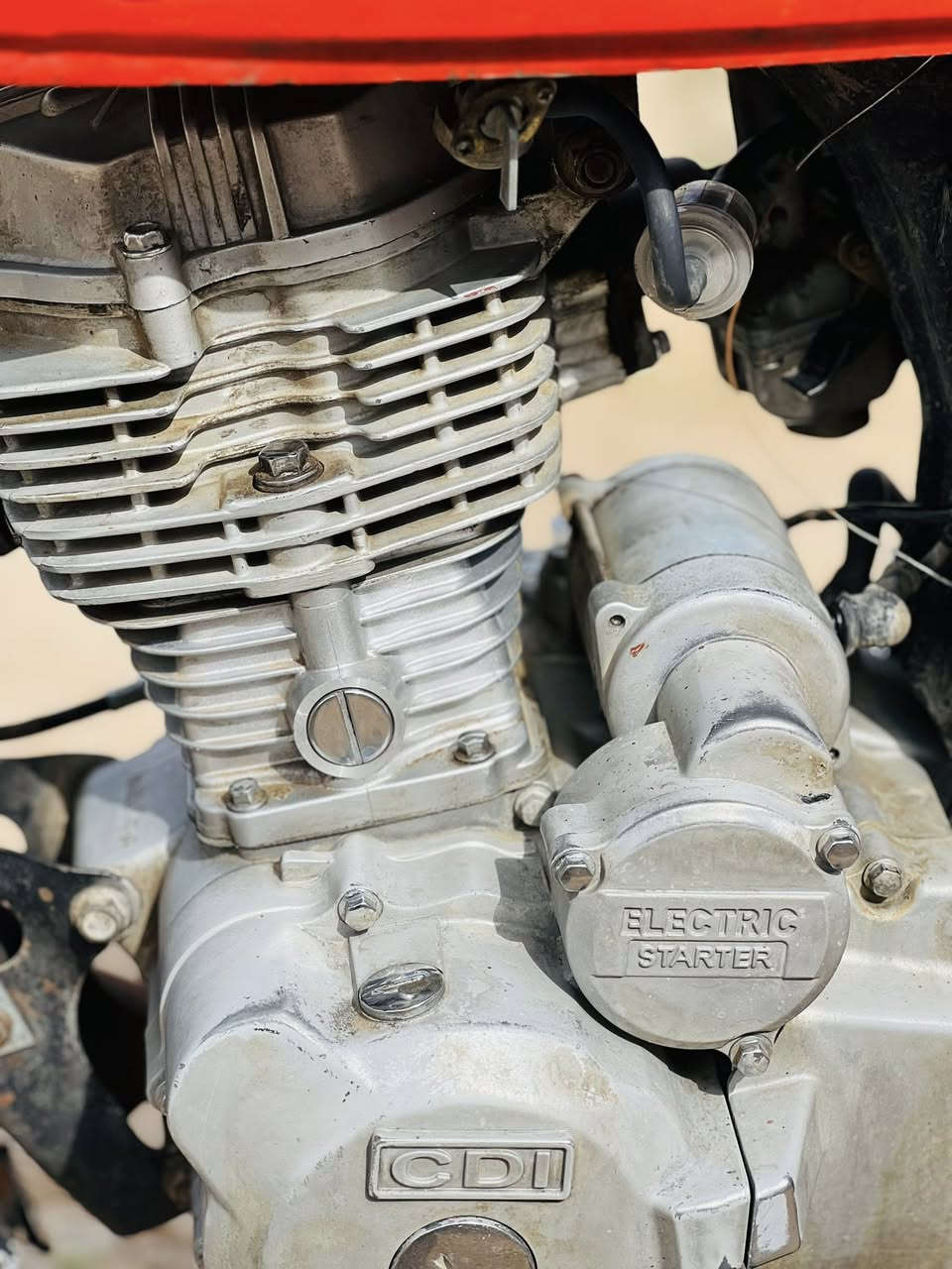 السلام عليكم دراجة سيفان للبيع موديل 2018اوراق كامله كهربائيات كلها شغاله مكينه خير من الله ما مفتوحة سعر 325وبي مجال للشراي مكان شهربان تقاطع الوجهية اتصل ودلل***********
