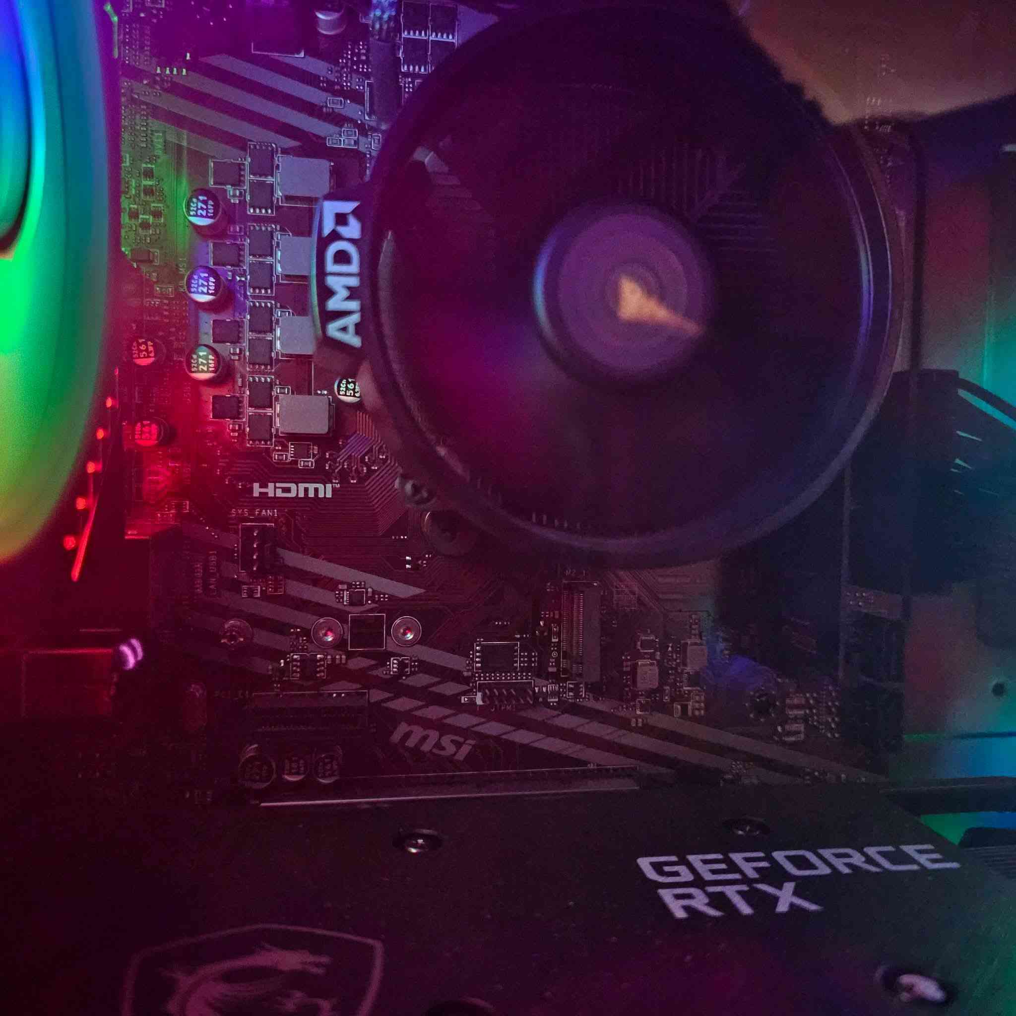 السلام عليكم
🔥 للبيع تجميعة كمبيوتر ألعاب قوية — استخدام قليل جداً 🔥

الجهاز جديد
💻 المواصفات:
✅ كرت شاشة RTX 3060 12GB يشغل جميع الألعاب الحديثة
✅ معالج Ryzen 5
✅ رام 16GB
✅ SSD 512GB سريع
✅ مذربورد MSI
✅ مبرد AMD الأصلي (تبريد ممتاز)
✅ كيس Gaming RGB 3 مراوح
📦 الحالة: نظيف جداً مع الكراتين
🎁 المرفقات: ماوس + كيبورد
💰 السعر: ٧٦٠ ألف دينار 
📍 الموقع: النجف الأشرف
      سبب البيع: عدم التفرغ
     📩 التواصل خاص


**إذا كنت صاحب هذا الإعلان وتريد حذفه لأي سبب، رجاءا أرسل رسالة إلى الدعم الفني**