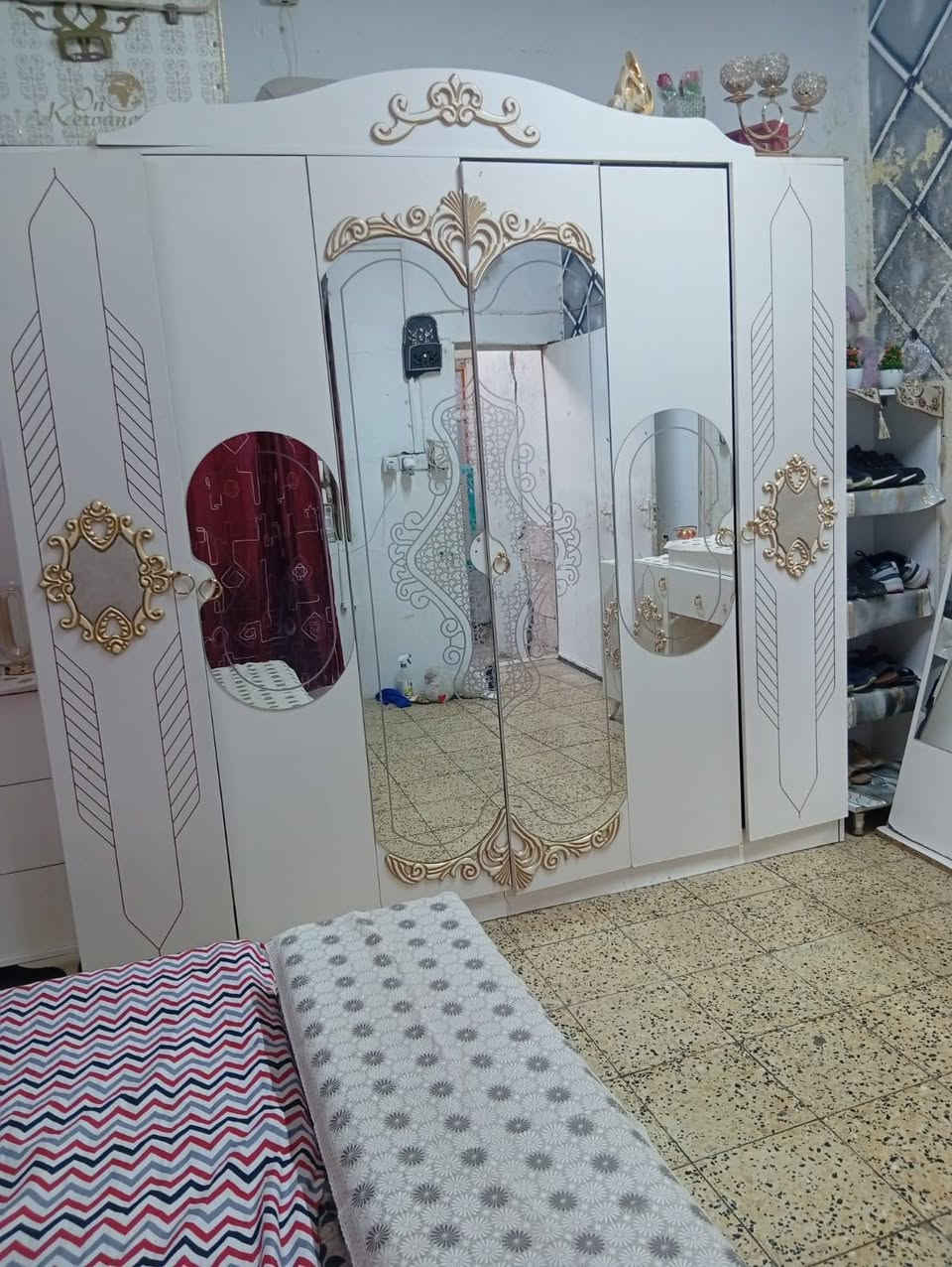 غرفه تركيه نضيفه 8قطع السعر 450بيه مجال ***********
