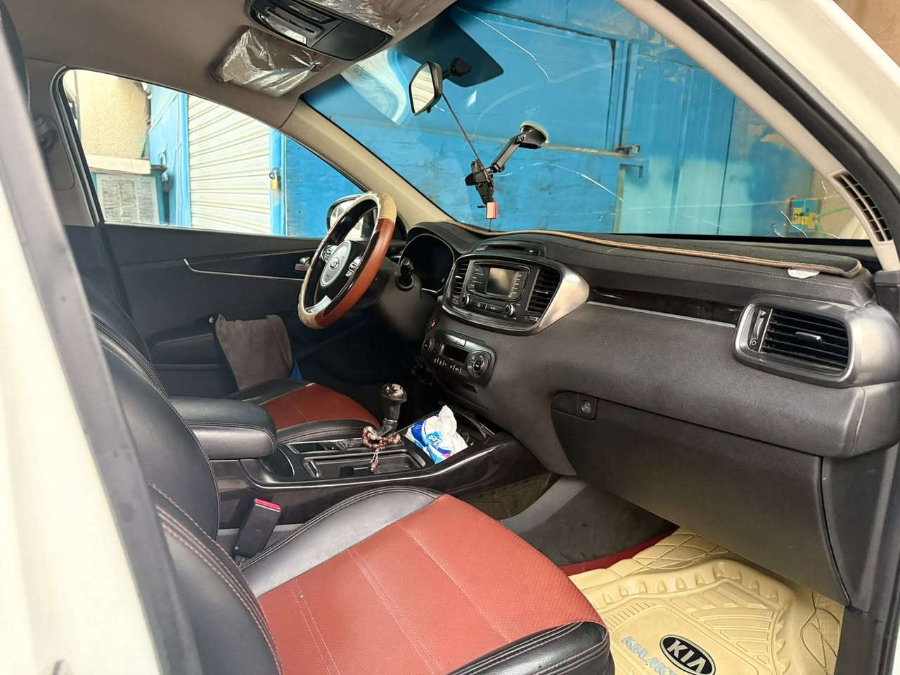 سورنتو خليجي ٢٠١٦ اللون ابيض ٦ سلندر ٧ راكب كشنات جلد بصمه مع بصمه أبواب جنطه كهرباء مرايه شفط واشارة بالمراية زراك لايت حساسات ماشية ١٥٢ الف بيها بارد بسيط هلال الجاملغ الخلفي الأيمن وتكحيل شفة البنيد موضحه بالصور والسونار السعر  220 وبيها مجال الاتصال على الرقم ***********
