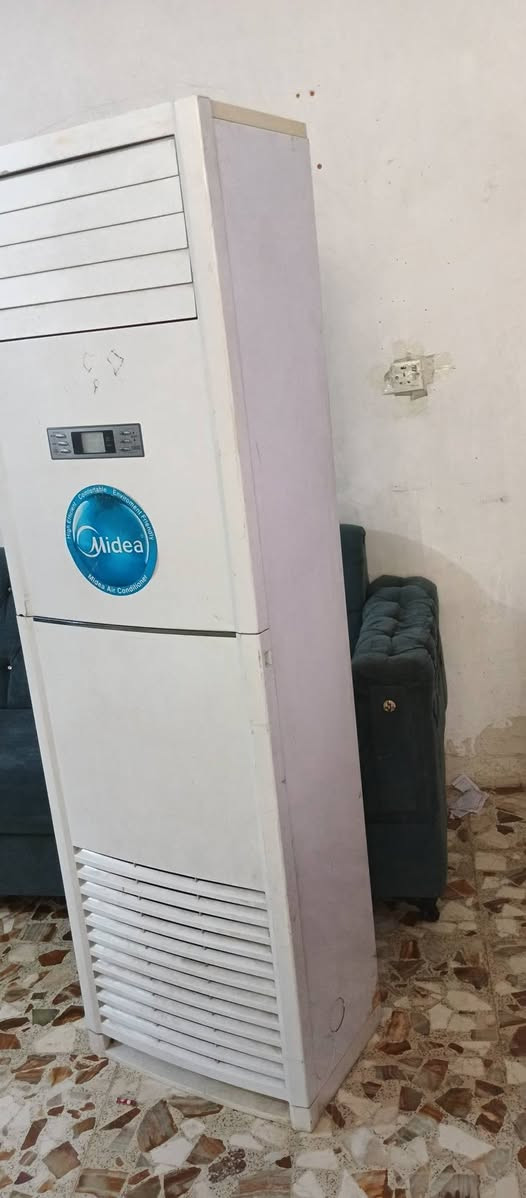 السلام عليكم داخلية ميديا 3طن للبيع بيه كارت عاطل 150الف ***********
