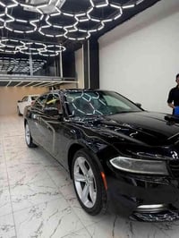 جارجر موديل 2016 sxf سياره حلوه وتخبل جاهزه من كلشي  الحادث مالتها فقط...