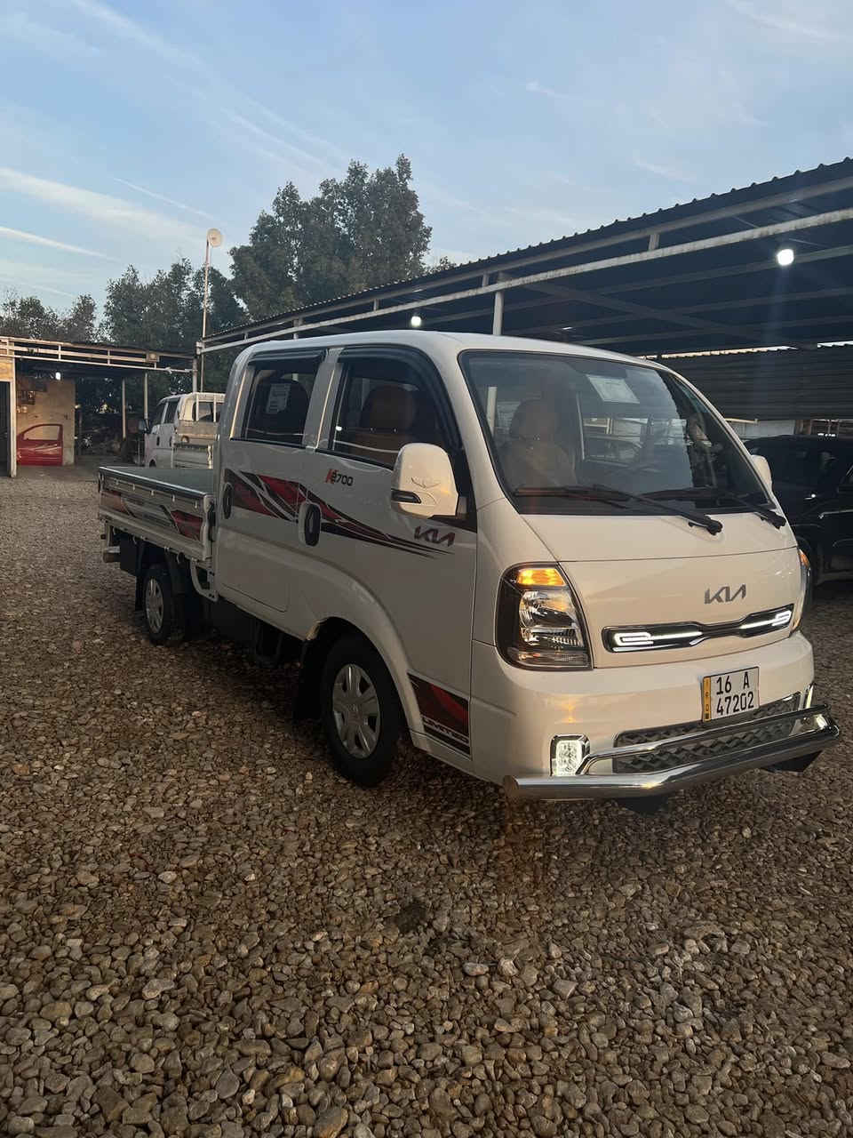 كيا دبل 2024 رقم قادسيه انكليزي مكفوله كفاله عامه جديده  ماشيه 100
السعر 177 وبيه مجال 
***********
