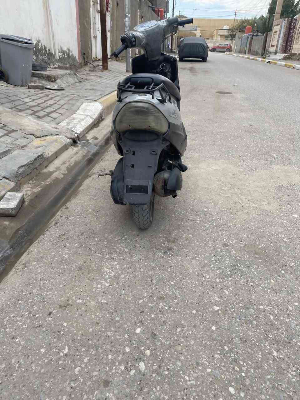 السلام عليكم بيجي مجفته توه ماصار هواي نضيفه مكينه ناعمه بس كو شغوط بل كفرات شويه الدراجه مال جناي تواير جديده 275وبيه مجال مكاني السماوه!رقم الهاتف …***********
