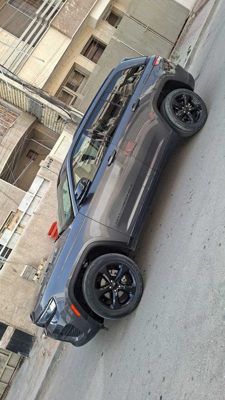 السلام عليكم للبيع موديل 2023
ماشية ٢٢ ميل
لاريدو 
صور الحادث بل منشور 

كير مكينة مكفولات 

السعر ٢٩٠ ورقة وبيهة مجال

***********
