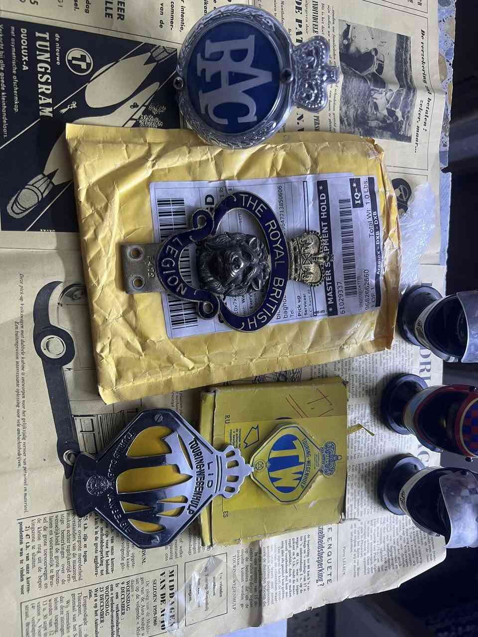 السلام عليكم باجات للبيع جدد ***********
