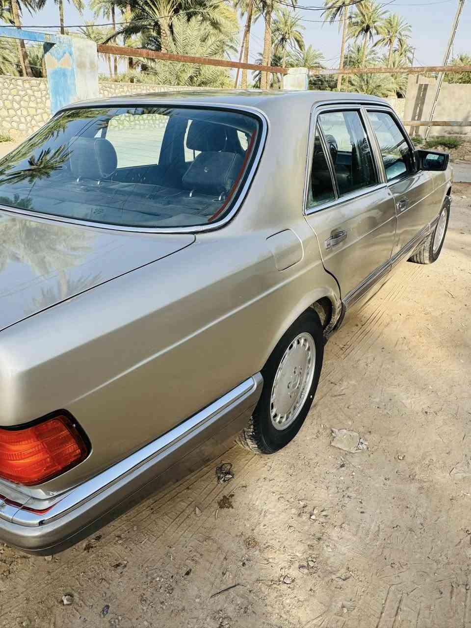 سلام عليكم ورحمة الله وبركاته مارسيدس بنز مديل 1986 سياره بلاديه مكينه وكير بلاديات السياره  رقم بغداد مشروع وطني مداور ثاني يوم فول جام كهرباء كراسي كهرباء قواعد الدبل بلاديات  سياره جاهزه    مكان السياره نجف مناذره *********** 🇩🇪🫡
