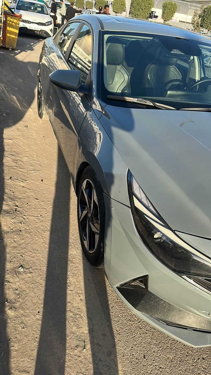 إلنترا موديل 2022 هايبرد 
125 وبيها مجال 
*********** بغداد, العراق
