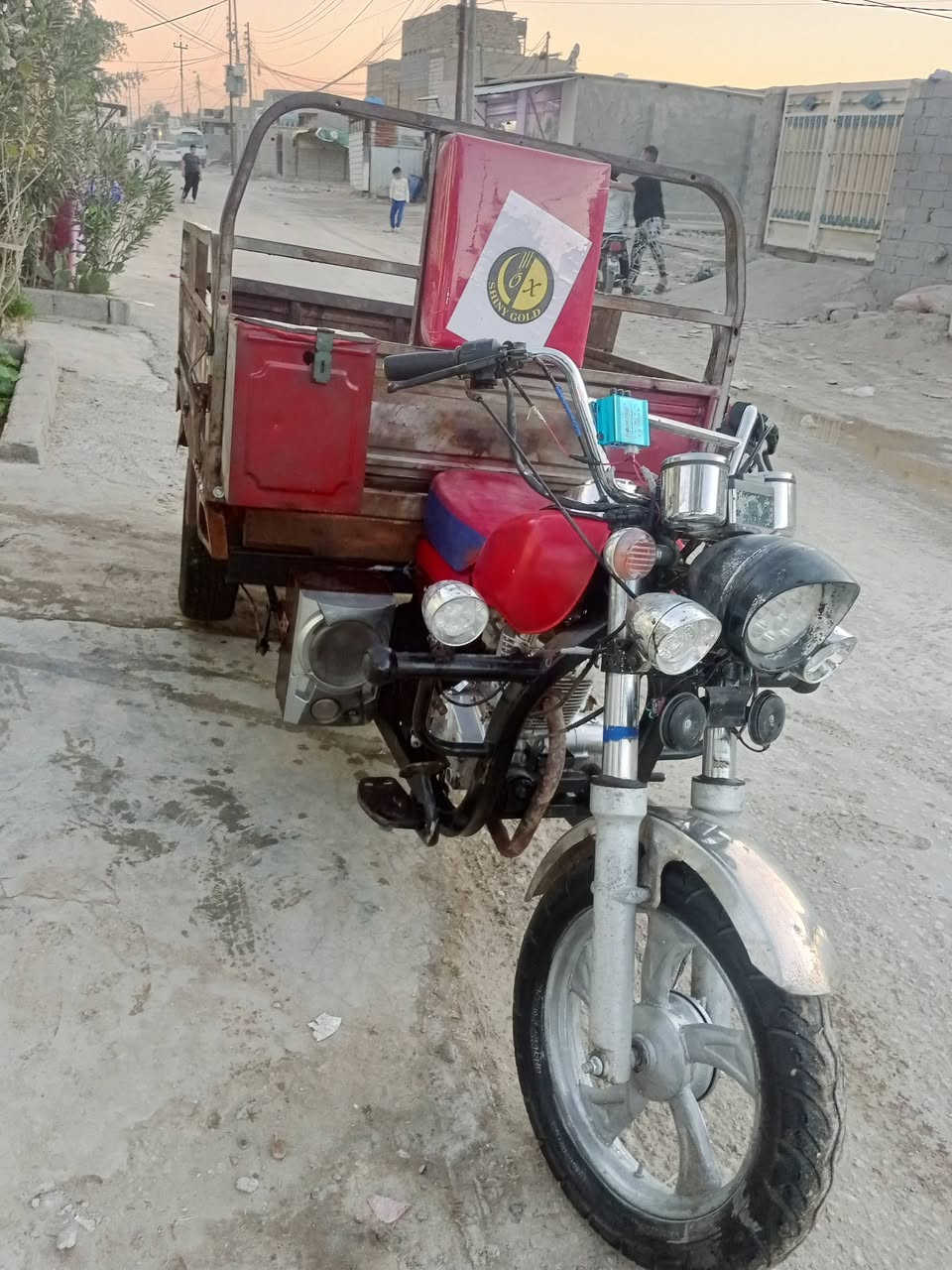 للبيع موديل 14 اوراق اصولي مكينه 21 خير من الله السعر مليون و200 وبيها مجال بسيط   مكاني بابل البكرلي ***********
