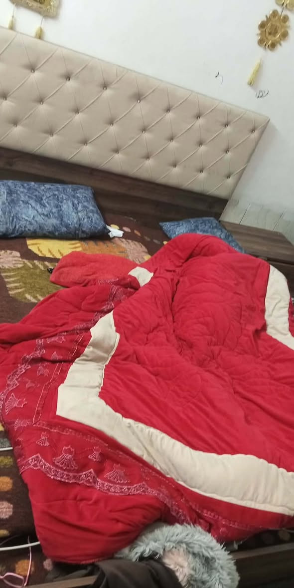 3 غرف نوم تركيه كامله 

وحده منهم بيها ضرر بسيط 

كل وحده و سعرها ( تفاصيل اكثر ع خاص)


**إذا كنت صاحب هذا الإعلان وتريد حذفه لأي سبب، رجاءا أرسل رسالة إلى الدعم الفني**